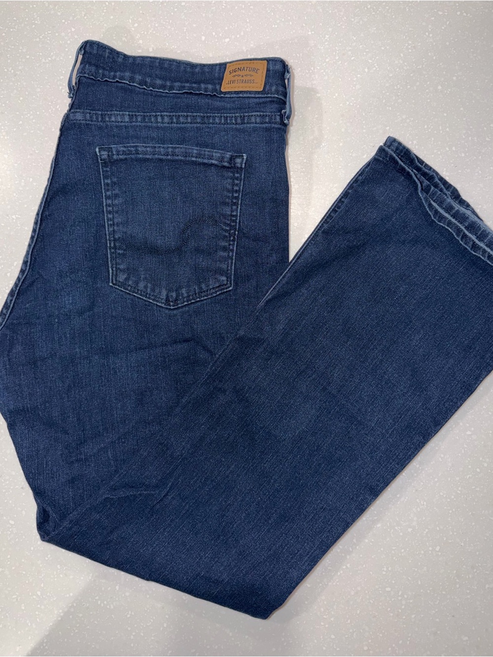 Signature by Levi Strauss Men’s Navy Straight-Leg Jeans